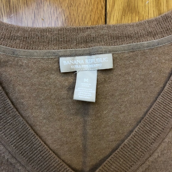 Banana Republic tan merino sweater - Picture 2 of 3